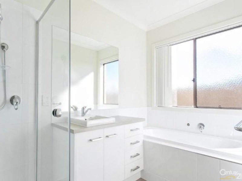 5 Waltzing Drive,, Lynbrook VIC 3975