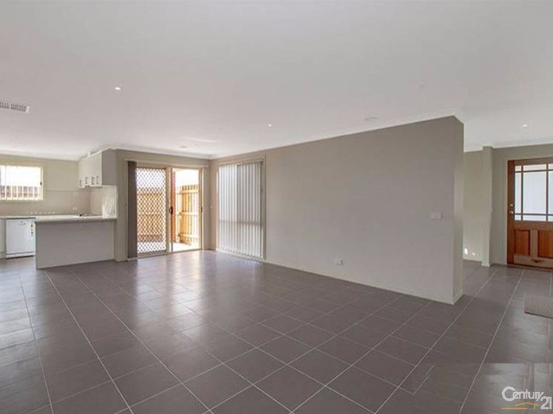 14 Greendale Boulevard, Pakenham VIC 3810