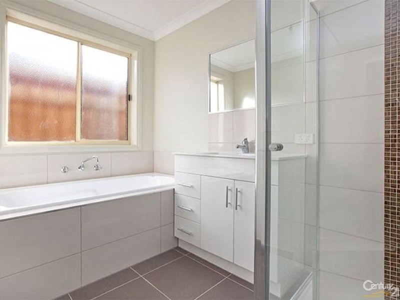 14 Greendale Boulevard, Pakenham VIC 3810