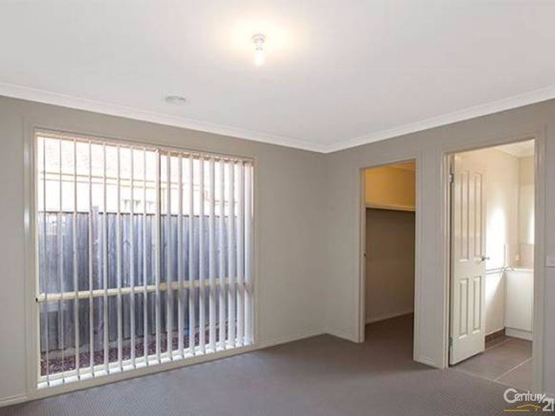 14 Greendale Boulevard, Pakenham VIC 3810