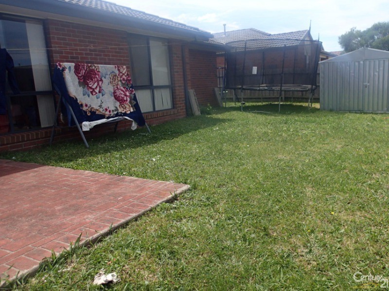 1 Neesan Court, Hampton Park VIC 3976