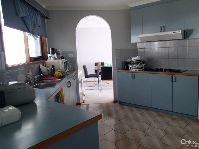 56 Leopold Cres, Hampton Park VIC 3976