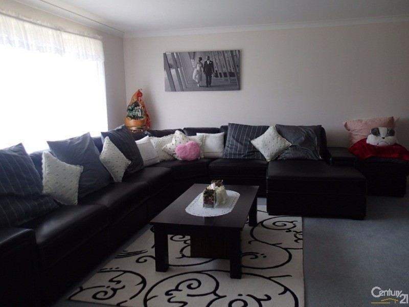 3 Castella Place, Hampton Park VIC 3976