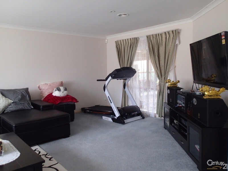 3 Castella Place, Hampton Park VIC 3976