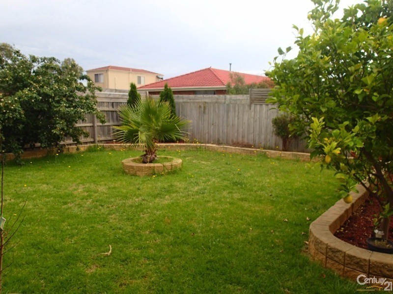 3 Castella Place, Hampton Park VIC 3976