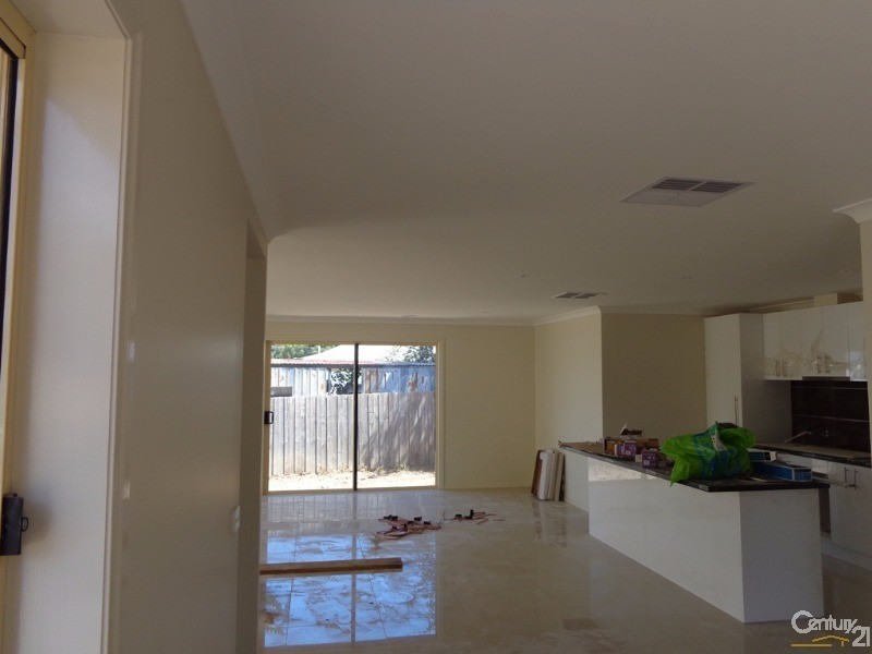 2/5 Leonard Court, Pakenham VIC 3810