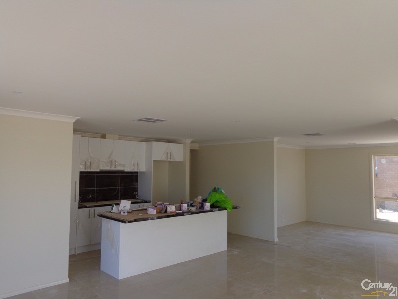 2/5 Leonard Court, Pakenham VIC 3810