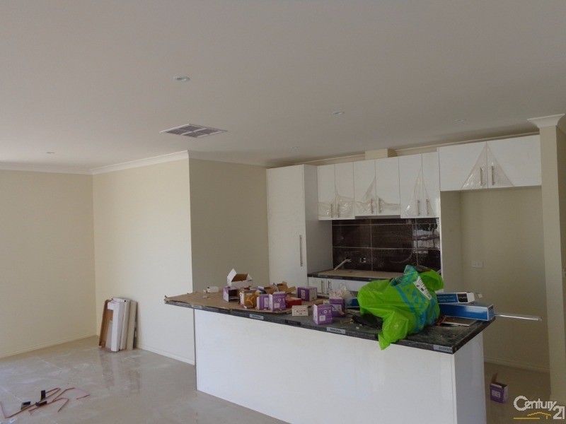 2/5 Leonard Court, Pakenham VIC 3810