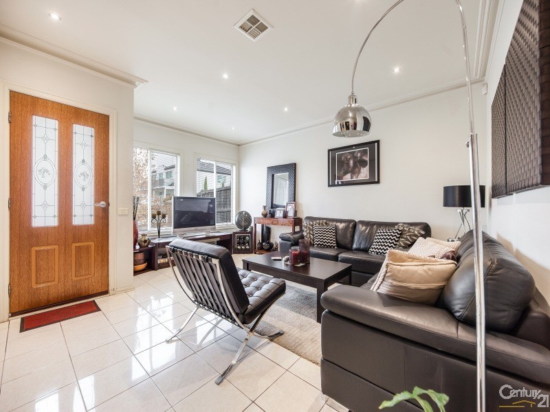 10 Tegans Close, Hallam VIC 3803