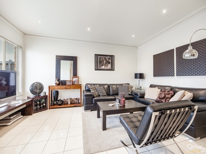 10 Tegans Close, Hallam VIC 3803