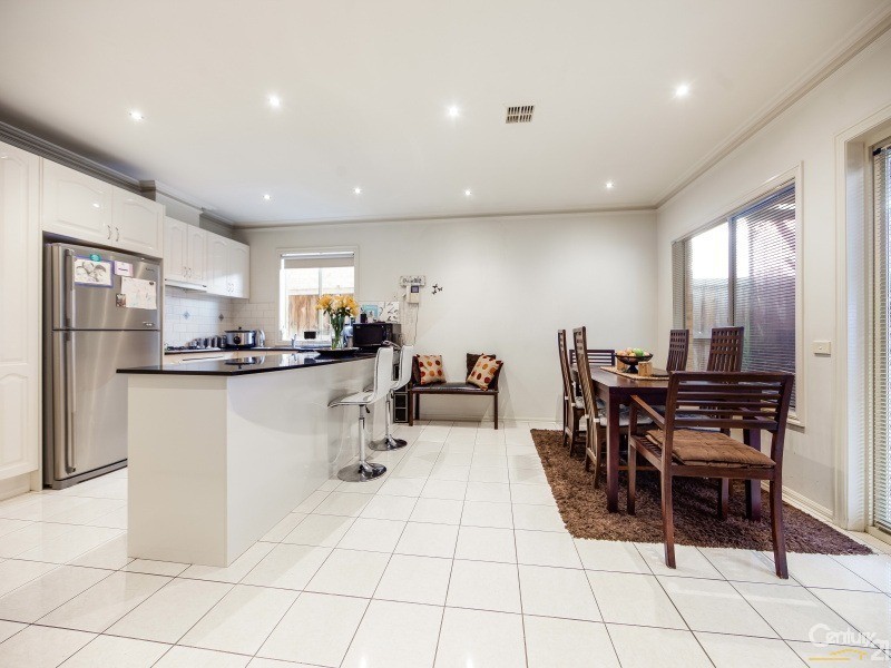 10 Tegans Close, Hallam VIC 3803