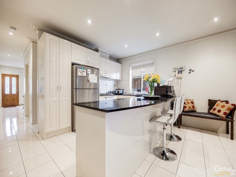 10 Tegans Close, Hallam VIC 3803