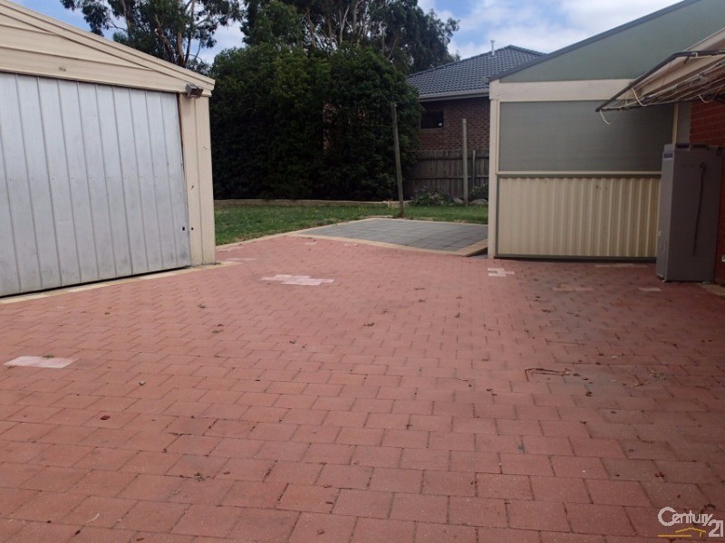 69 Glencairn Ave,, Hallam VIC 3803