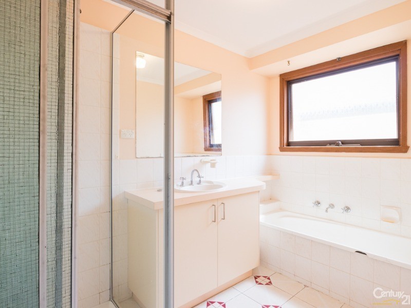 18 Jasper Court, Hampton Park VIC 3976