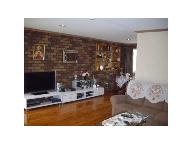 31 OAKTREE DRIVE, Hampton Park VIC 3976