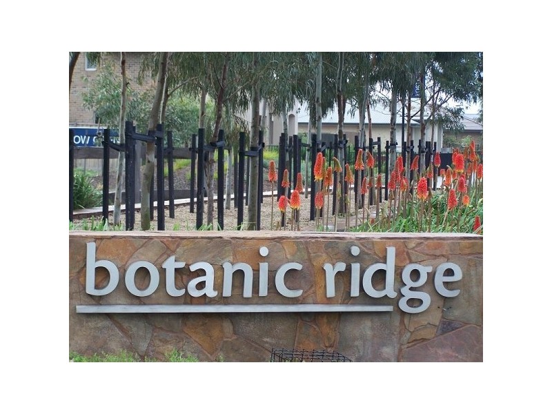 604 LOTUS COURT, Cranbourne South VIC 3977