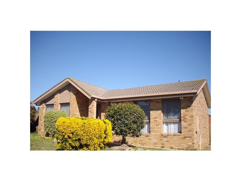 13 GARFIELD COURT, Hampton Park VIC 3976