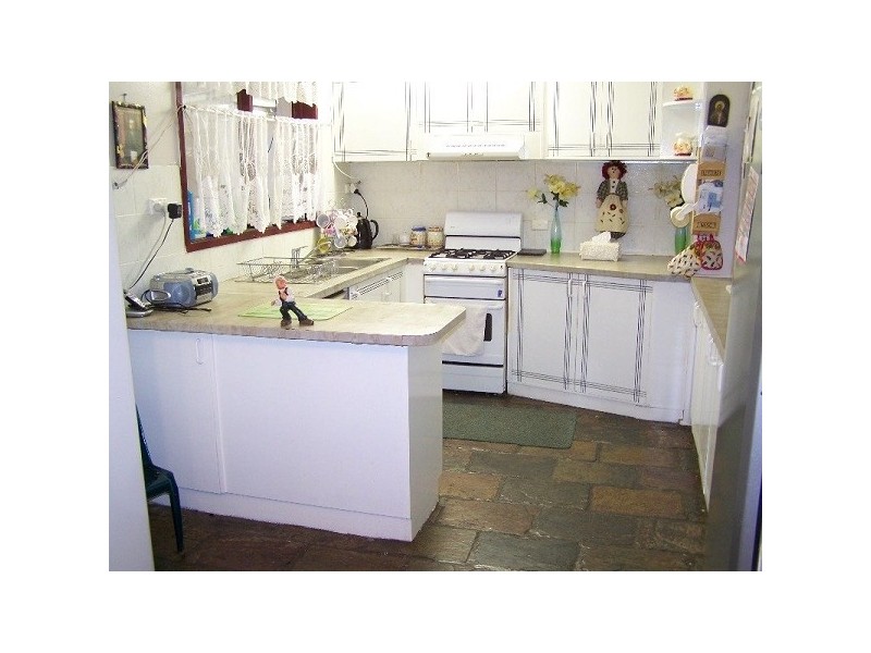 31 WILLOW DRIVE, Hampton Park VIC 3976