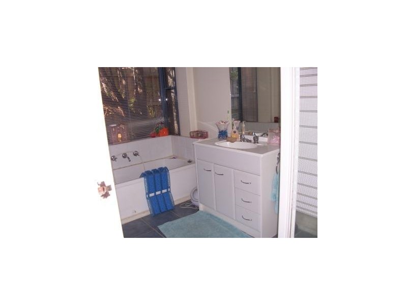 1/17 Raymond Street, Somerville VIC 3912