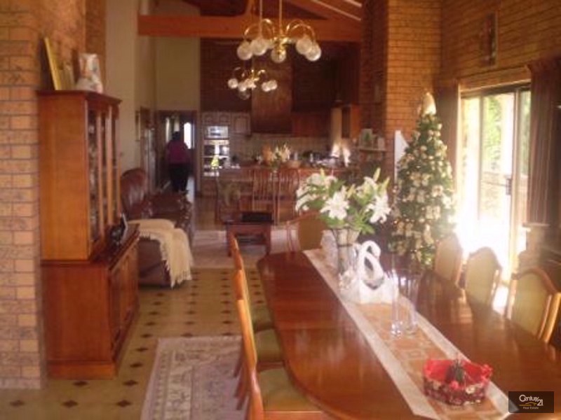 315-327 Harkaway Road, Harkaway VIC 3806