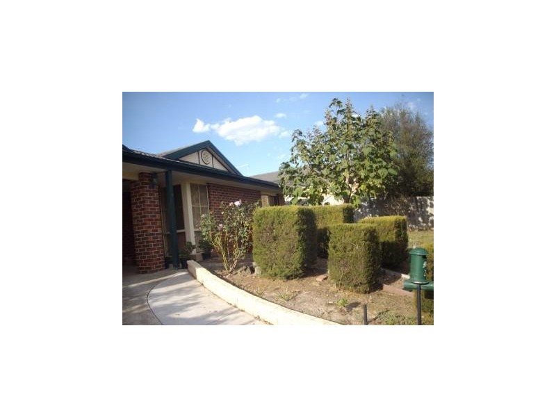 28 Scarborough Drive, Narre Warren South VIC 3805