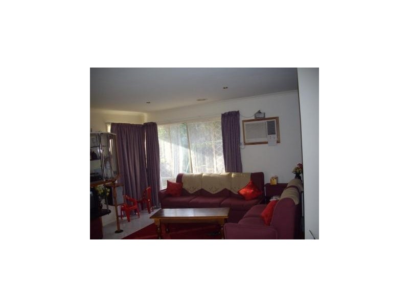 28 Scarborough Drive, Narre Warren South VIC 3805