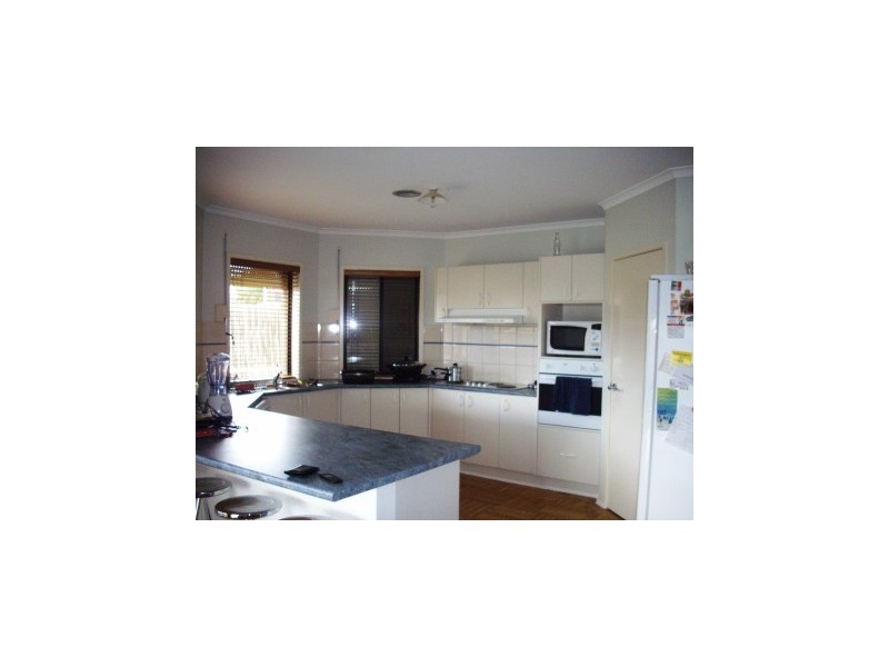 33 Arrino Crescent, Hallam VIC 3803