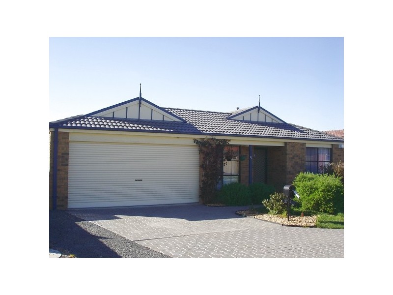 27 Glenora Way, Hampton Park VIC 3976