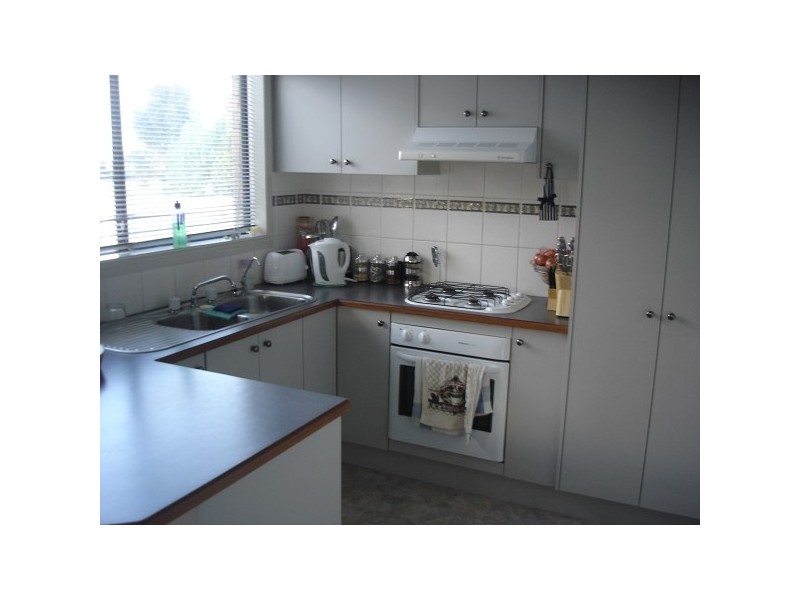 27 Glenora Way, Hampton Park VIC 3976