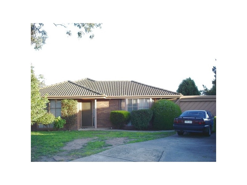 13 Jason Place, Hampton Park VIC 3976