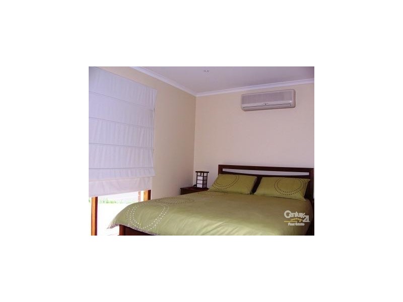 2 Edgerton Close, Hampton Park VIC 3976