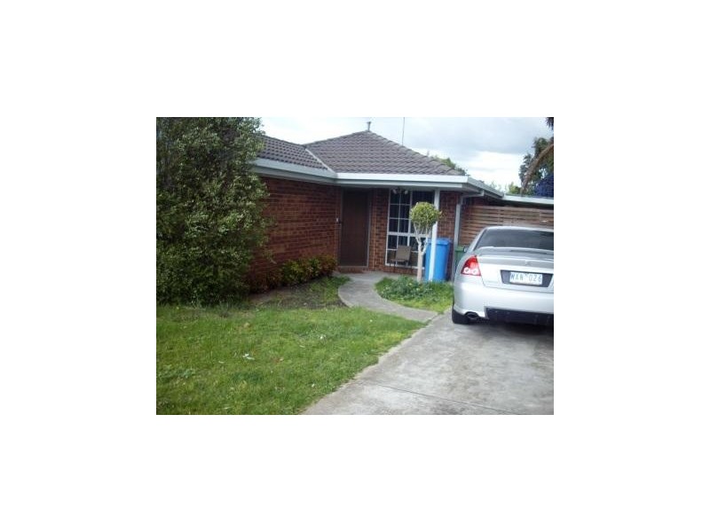 32 Lauren Drive, Hampton Park VIC 3976