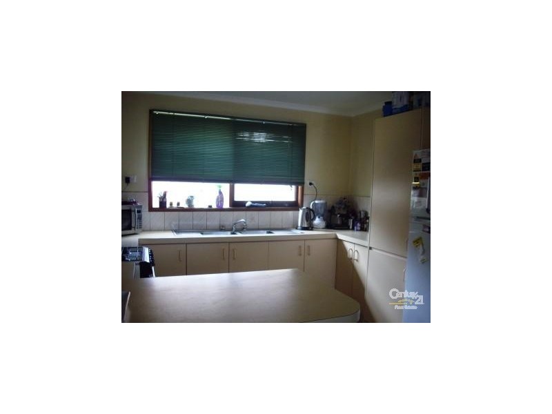 2 Yaltara Close, Cranbourne West VIC 3977