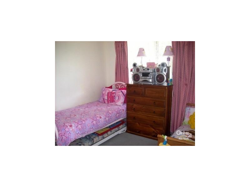 6 Ralph Crescent, Hampton Park VIC 3976