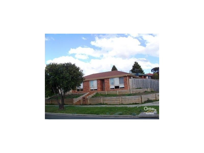 2 Edgerton Close, Hampton Park VIC 3976