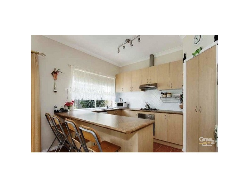 2 Louise Mack Walk, Lynbrook VIC 3975