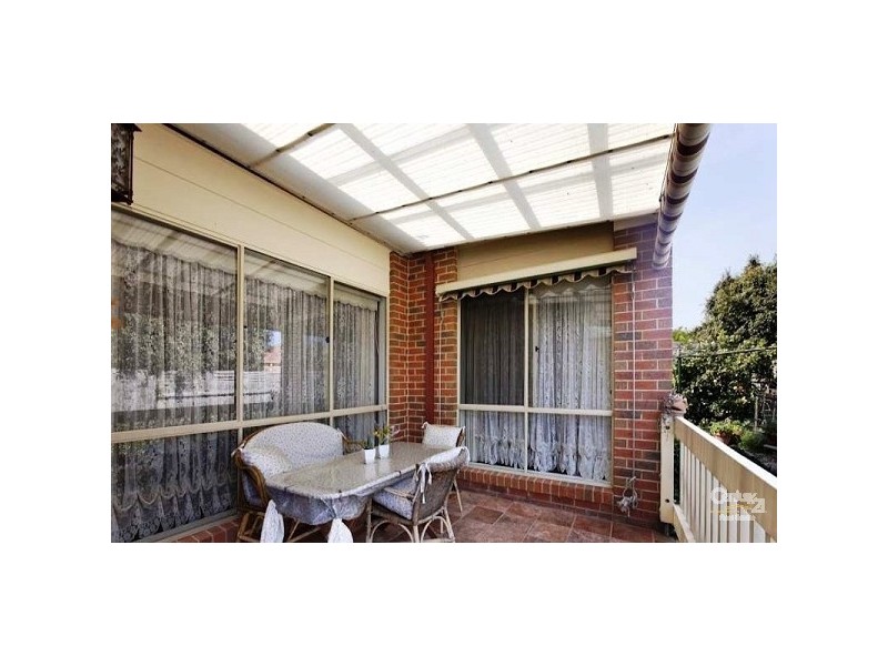 2 Louise Mack Walk, Lynbrook VIC 3975