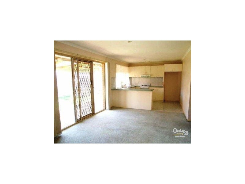 16 The Eyrie, Hampton Park VIC 3976