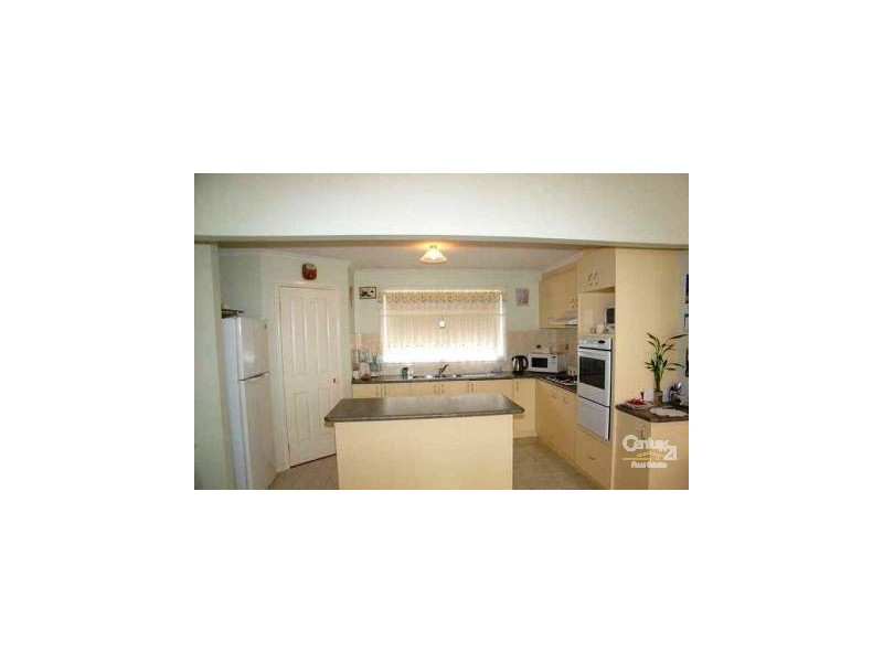 13 Farskiene Place, Hampton Park VIC 3976