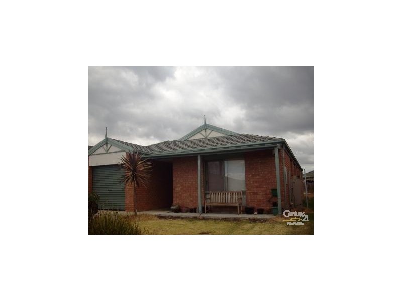 19 Charlotte Place, Cranbourne West VIC 3977