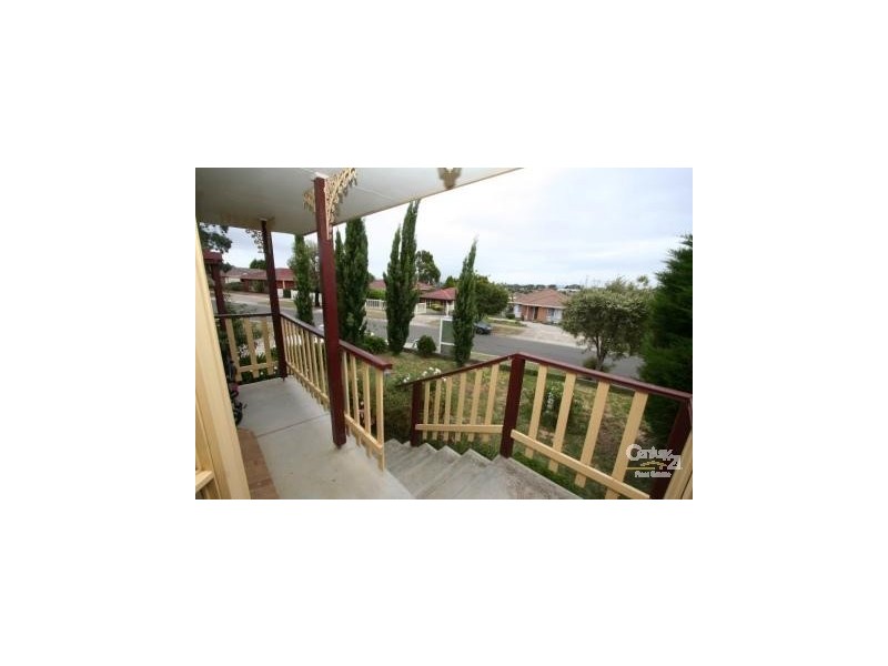 6 Ralph Crescent, Hampton Park VIC 3976