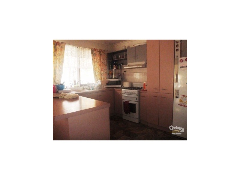 11 Glenn Close, Cranbourne West VIC 3977