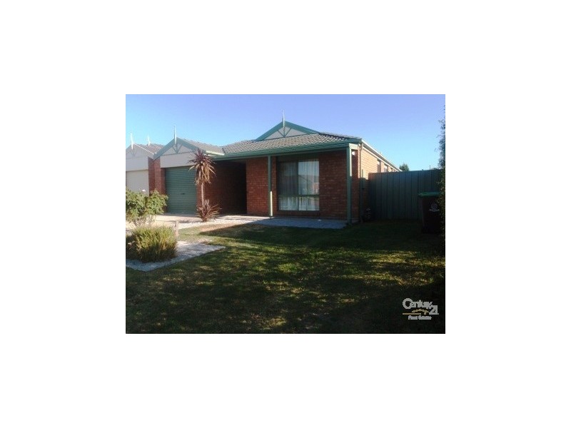 19 Charlotte Place, Cranbourne VIC 3977
