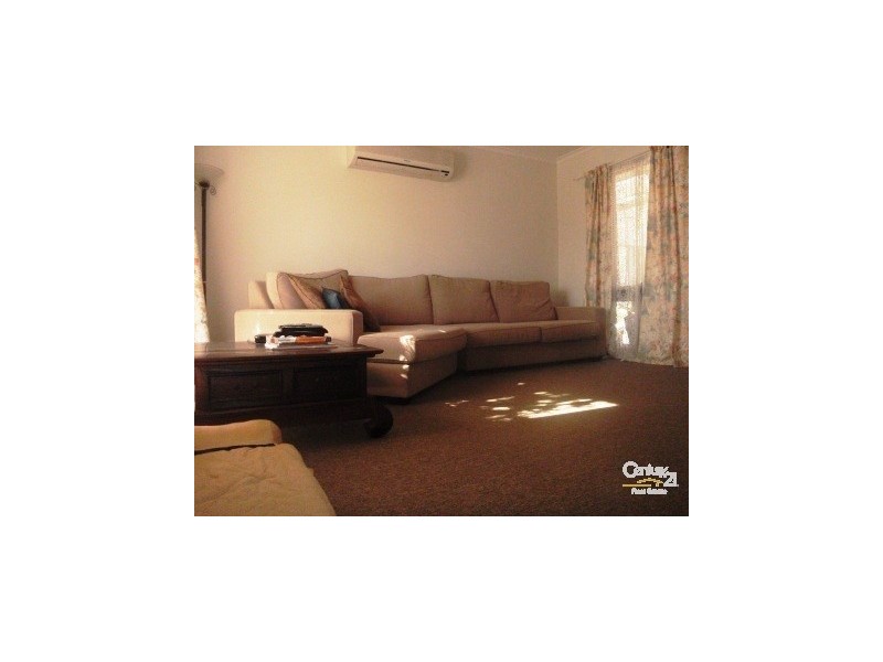 11 Glenn Court, Cranbourne West VIC 3977