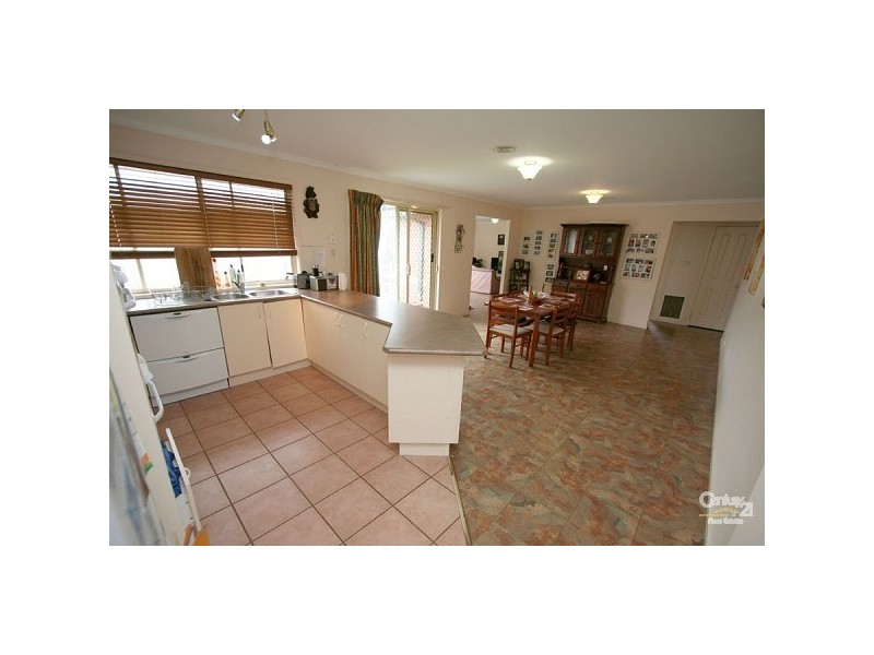 5 May Gibbs Cres, Lynbrook VIC 3975