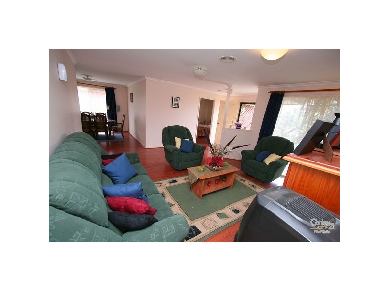 5 May Gibbs Cres, Lynbrook VIC 3975