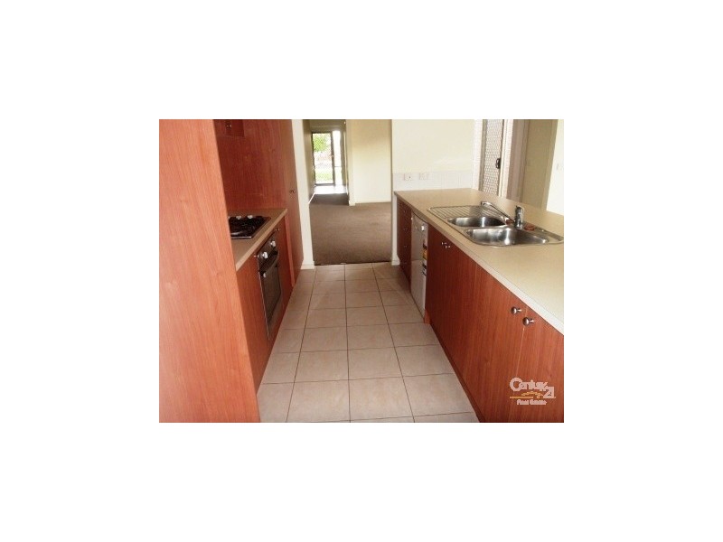 15 Penshurst Way, Cranbourne North VIC 3977