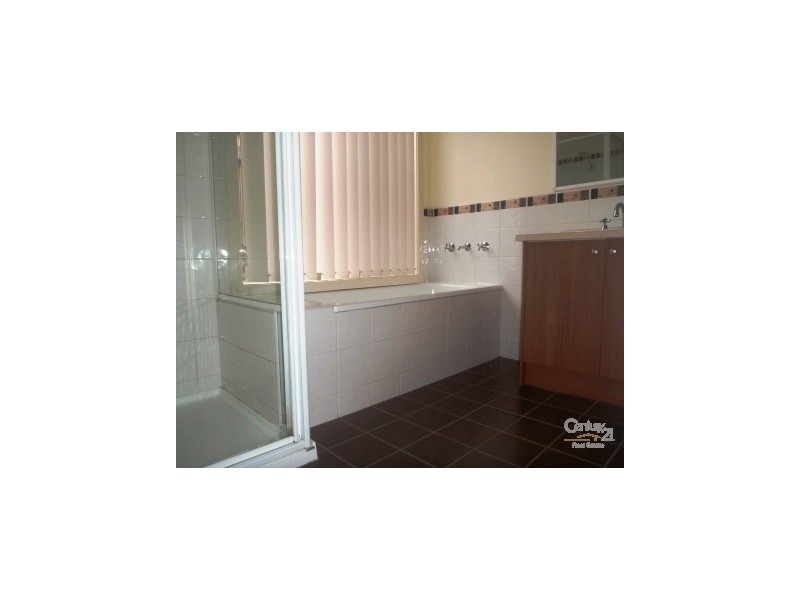 15 Penshurst Way, Cranbourne North VIC 3977