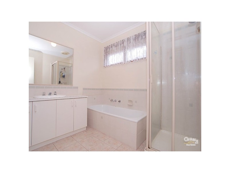 93 Strong Drive, Hampton Park VIC 3976