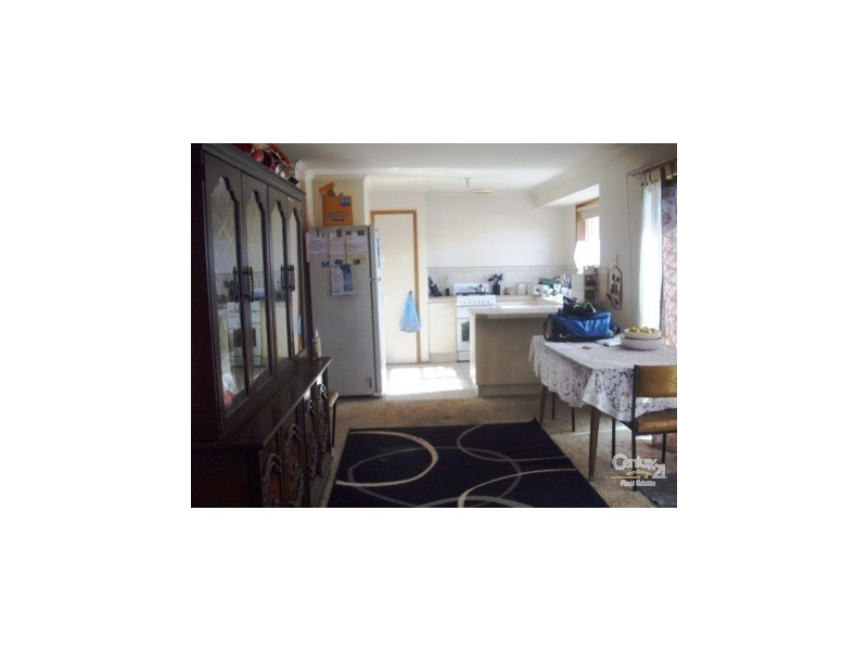 2 Thelma Rise, Hampton Park VIC 3976